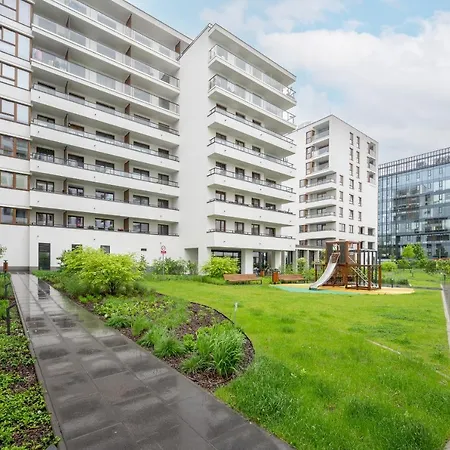 Postepu Mokotow * ワルシャワ